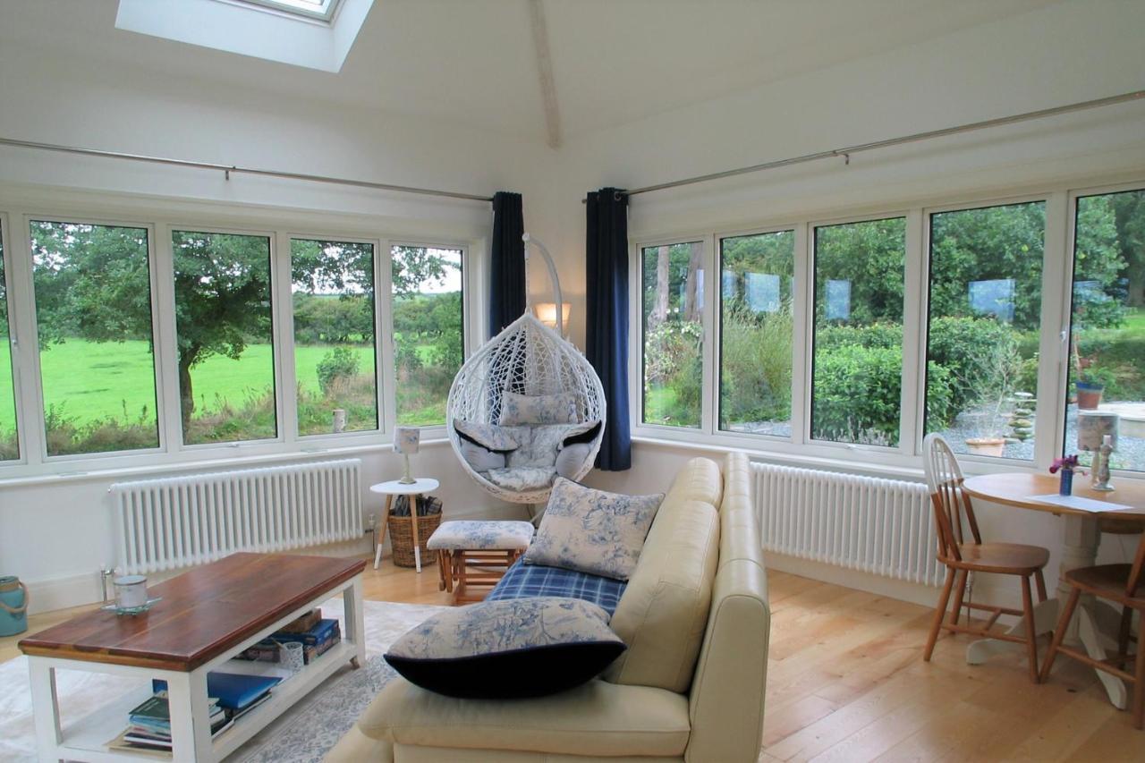 Horsna Parc Retreat Bed and Breakfast Saint Tudy Exteriör bild