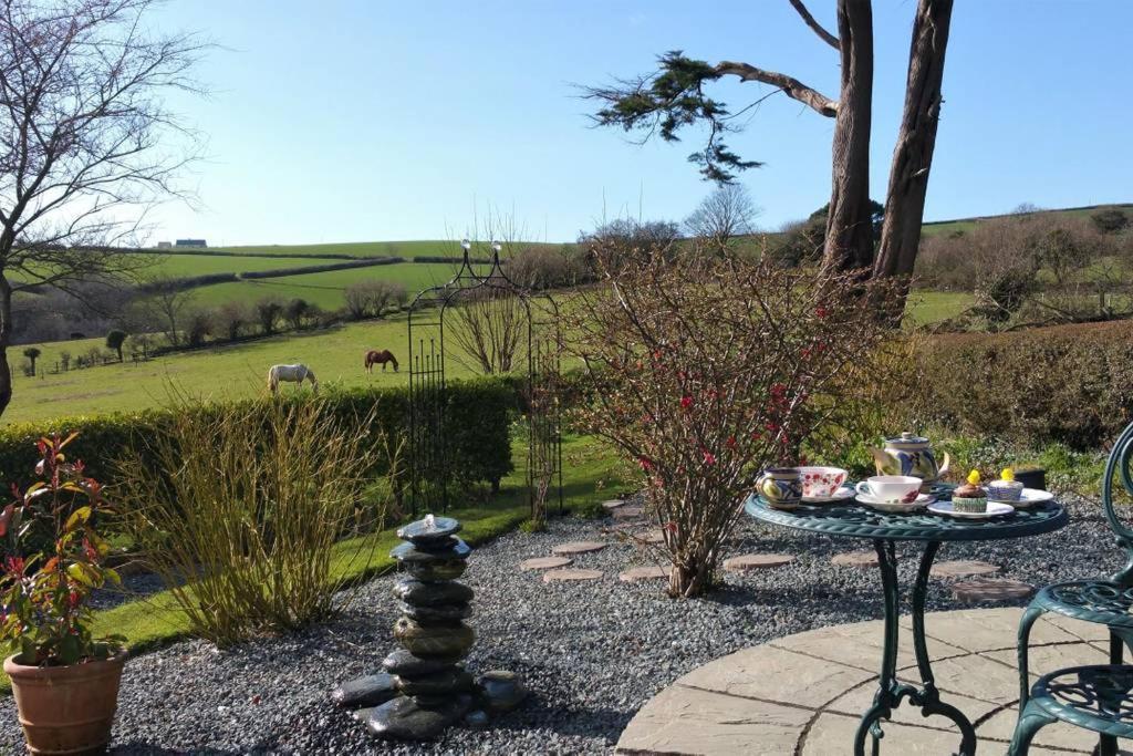 Horsna Parc Retreat Bed and Breakfast Saint Tudy Exteriör bild