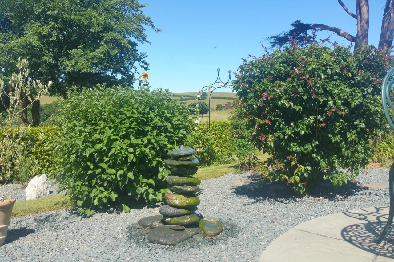 Horsna Parc Retreat Bed and Breakfast Saint Tudy Exteriör bild